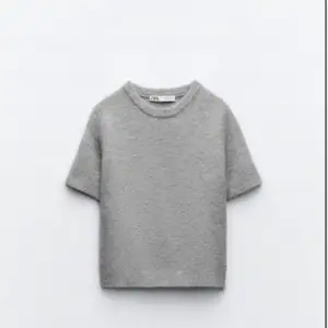 Sparsamt använd tröja från Zara i storlek M men är liten i storleken, skulle säga att den sitter som S/xs