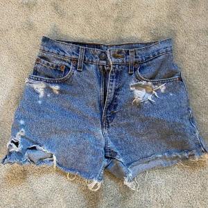 Ljusblå Levis jeansshorts  - Ljusblå Levis jeansshorts 