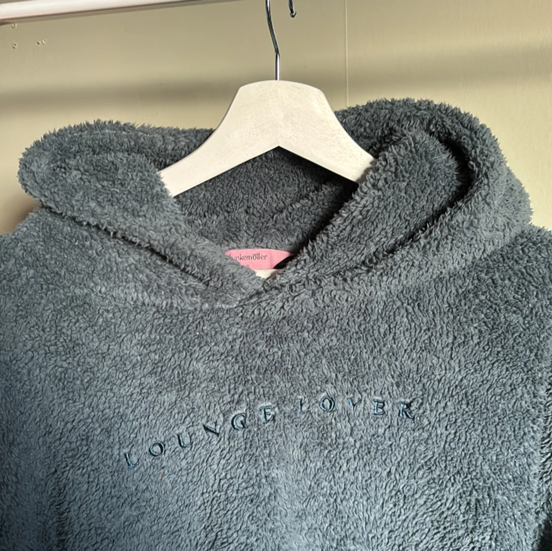 Fluffig lång hoodie - 90
