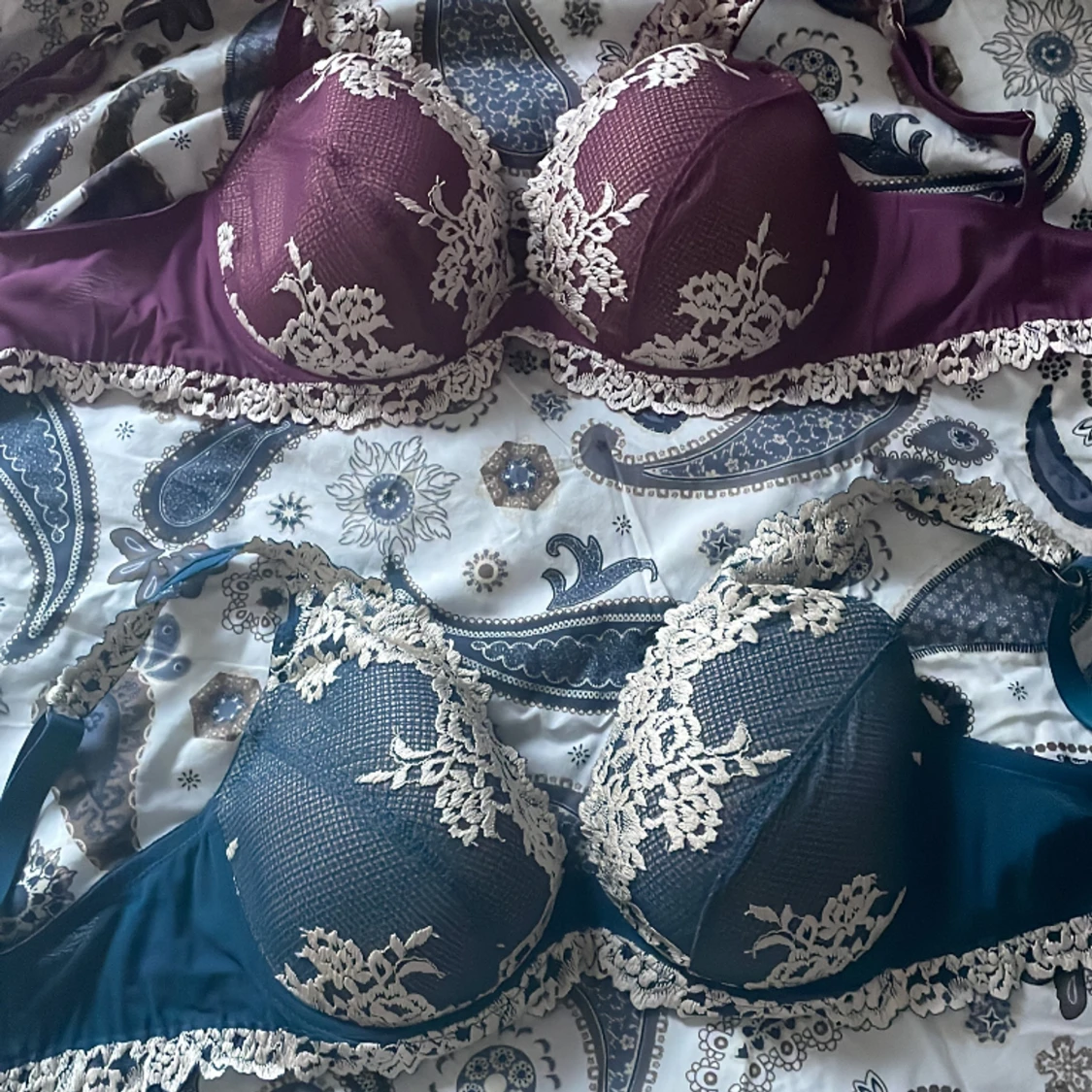 Två snygga Intimissimi bh:ar