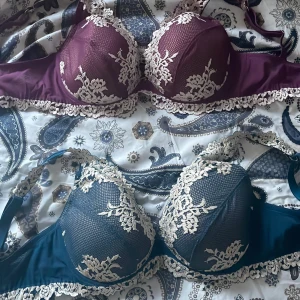 Två snygga Intimissimi bh:ar - Två helt oanvända intimissmi bh:ar, säljer för att jag inte använder dem. Självklart går priset att diskutera.