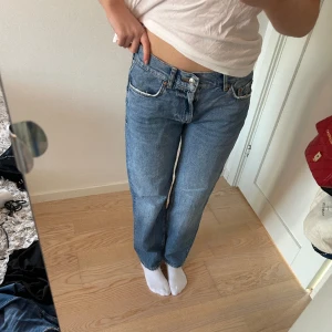 Lågmidjade jeans - Jeans från Gina tricot, nästan aldrig använda. Fint skick