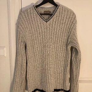 Chevignon stylish jumper - Bought 2 months ago at a old fashioned store in Uppsala. Selling because moving overseas. Fits very well