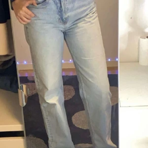 Zara byxor - Helt nya, rekommenderar för tjejer med liten media och stora lår. Storlek 36. Ljusblå, kommer upp till naveln🤍