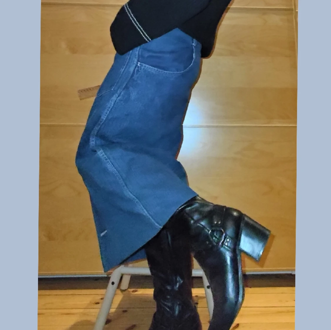 Lågmidjad maxi jeanskjol med omaka fickor! - 90