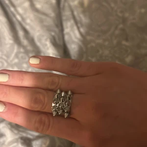 Edblad-ring - Säljer min Edblad ring då den är lite stor på mig🩷stl m 17,5mm köpt i somras och använt den sparsamt