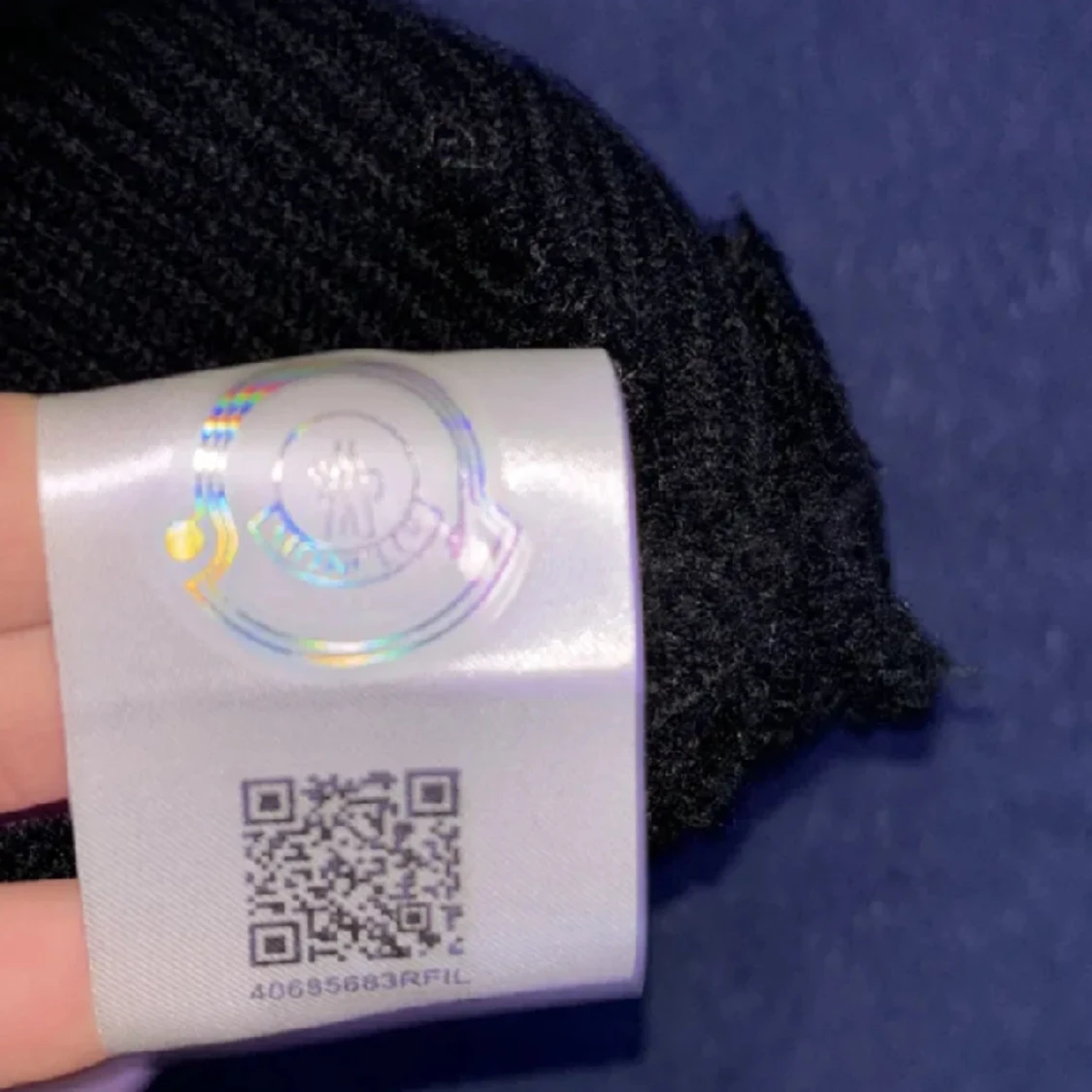 Moncler mössa  - 90