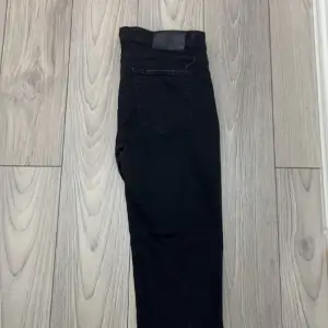 Dior jeans hel svarta , storlek 38