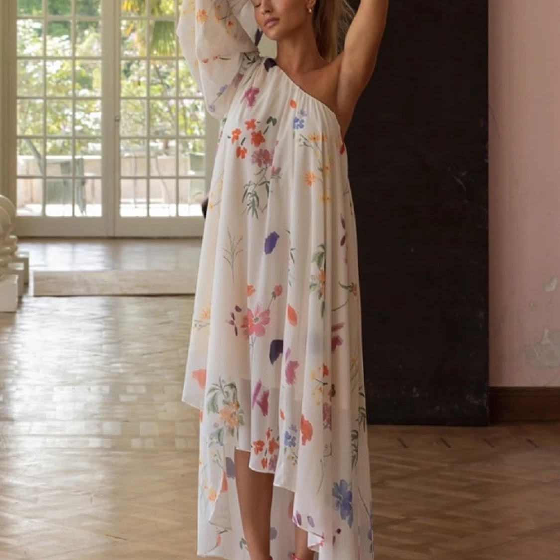 Söker denna klänning i strl 36 eller 38 Sanna jörnvik x nakd