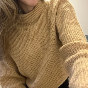 Stickad tröja - Mysig tröja 🧸