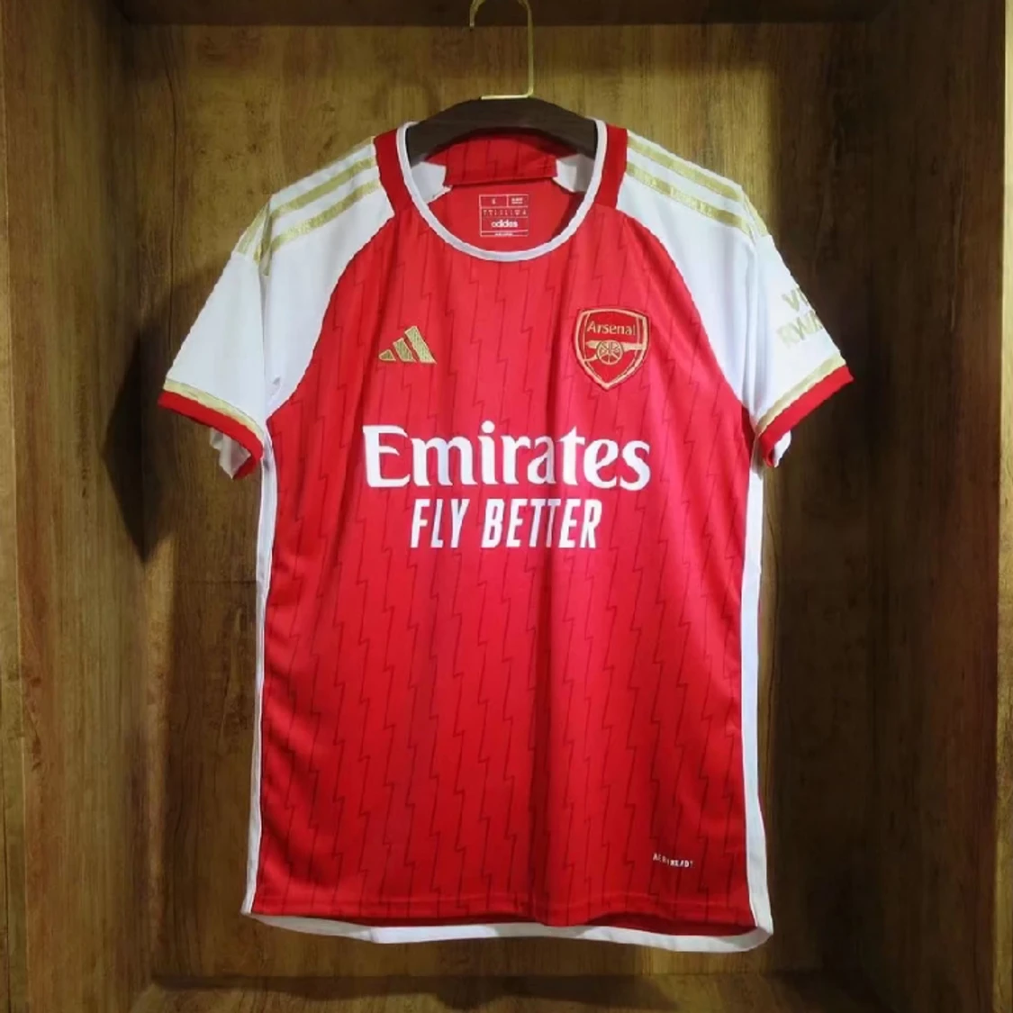 Säljer fotboll tröjor  - 91