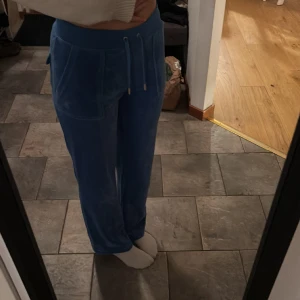 juicy couture byxor  - säljer mina juicy couture byxor, fint skick🫶🏻