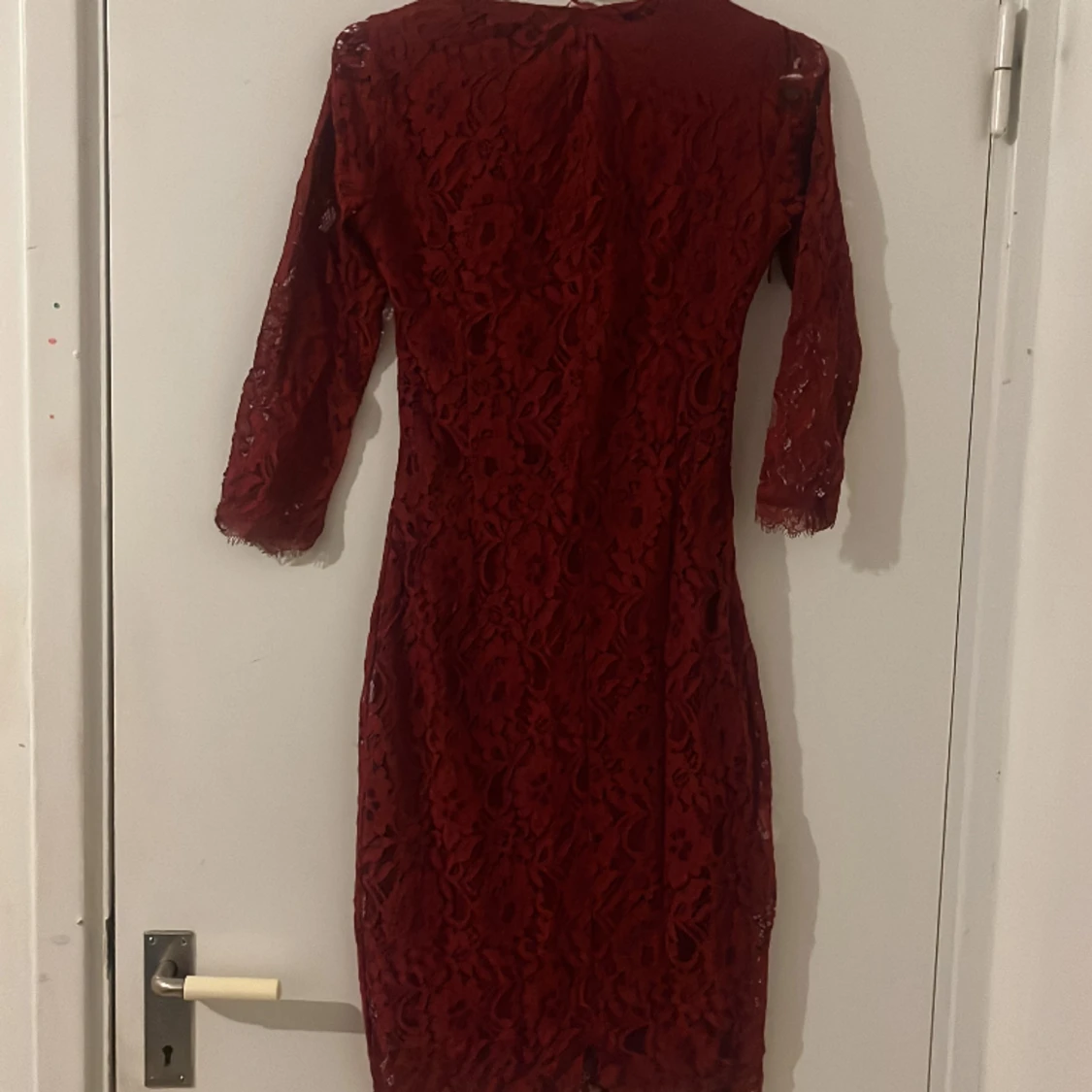 Röd spets klänning - 91
