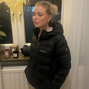 Peak performance dunjacka - Peak performance dunjacka i mycket bra skick, storlek M