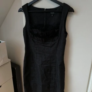 Klänning Guess - Klänning från Guess som tyvärr inte passade mig.🥰  Köpt här på plick