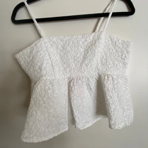 Topp - En jätte söt topp från shein som jag inte använder längre✨ Kan skicka fler bilder om någon är intresserad!