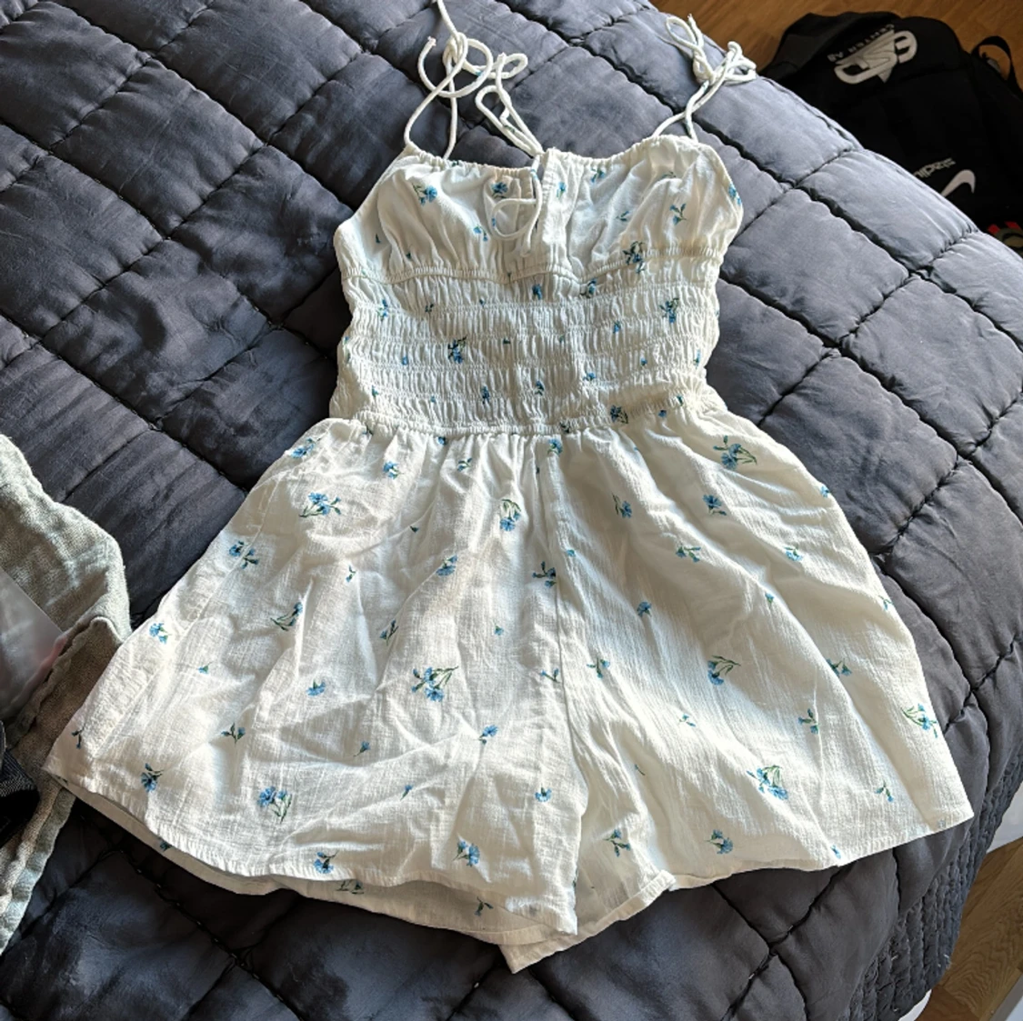 Oanvänd somrig byxdress från H&M!