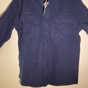 Mörkblå overshirt - Helt ny overshirt i storlek S! Tar emot prutning