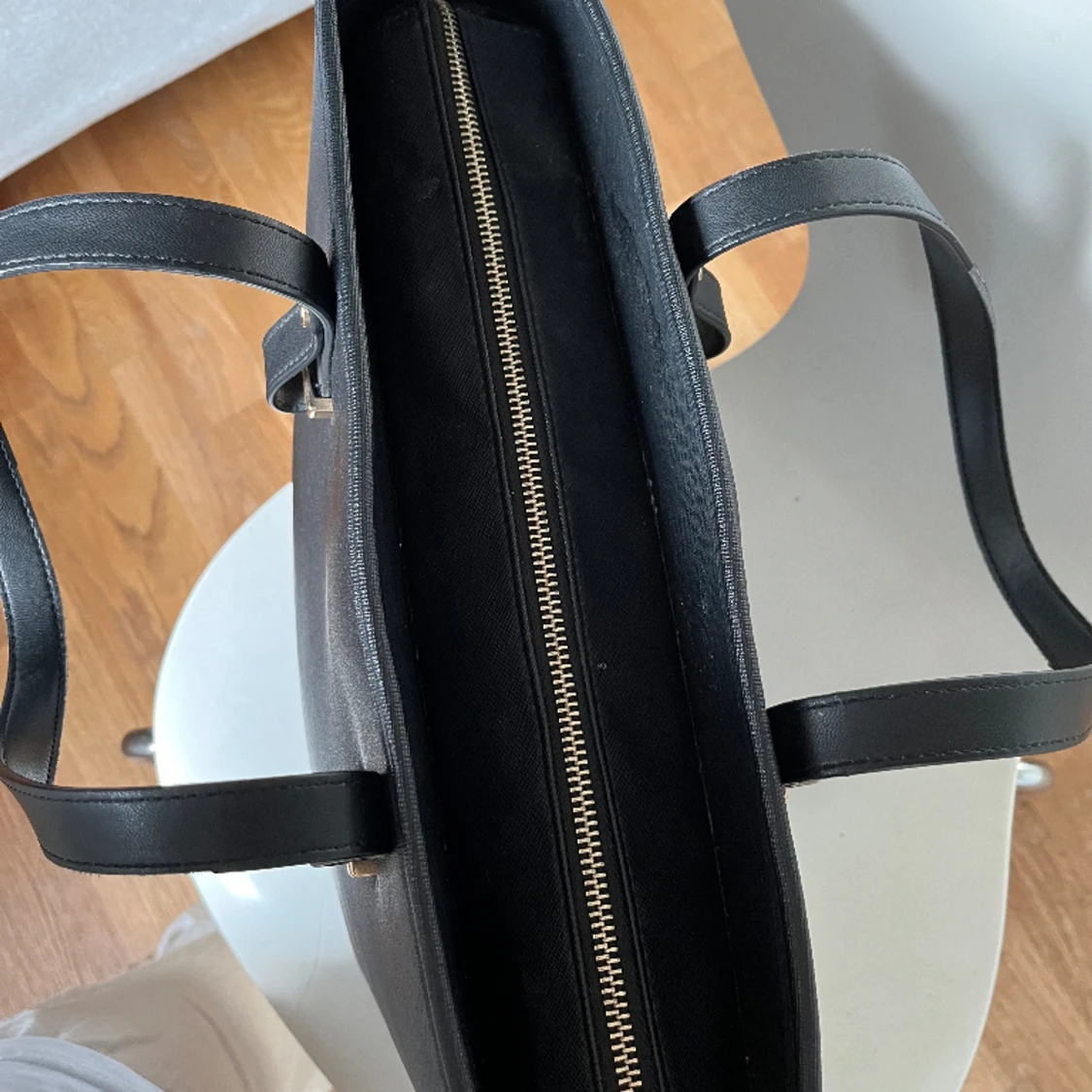 Svart väska  - 91