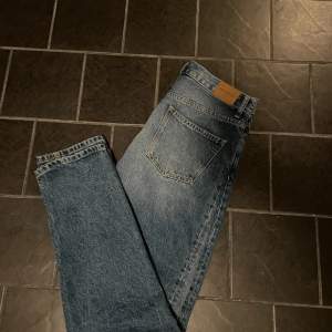 Les Deux jeans | Nyskick | inga hål eller defekter | Nypris 1199kr | Mitt pris 299kr | Passar upp till ~ 184cm