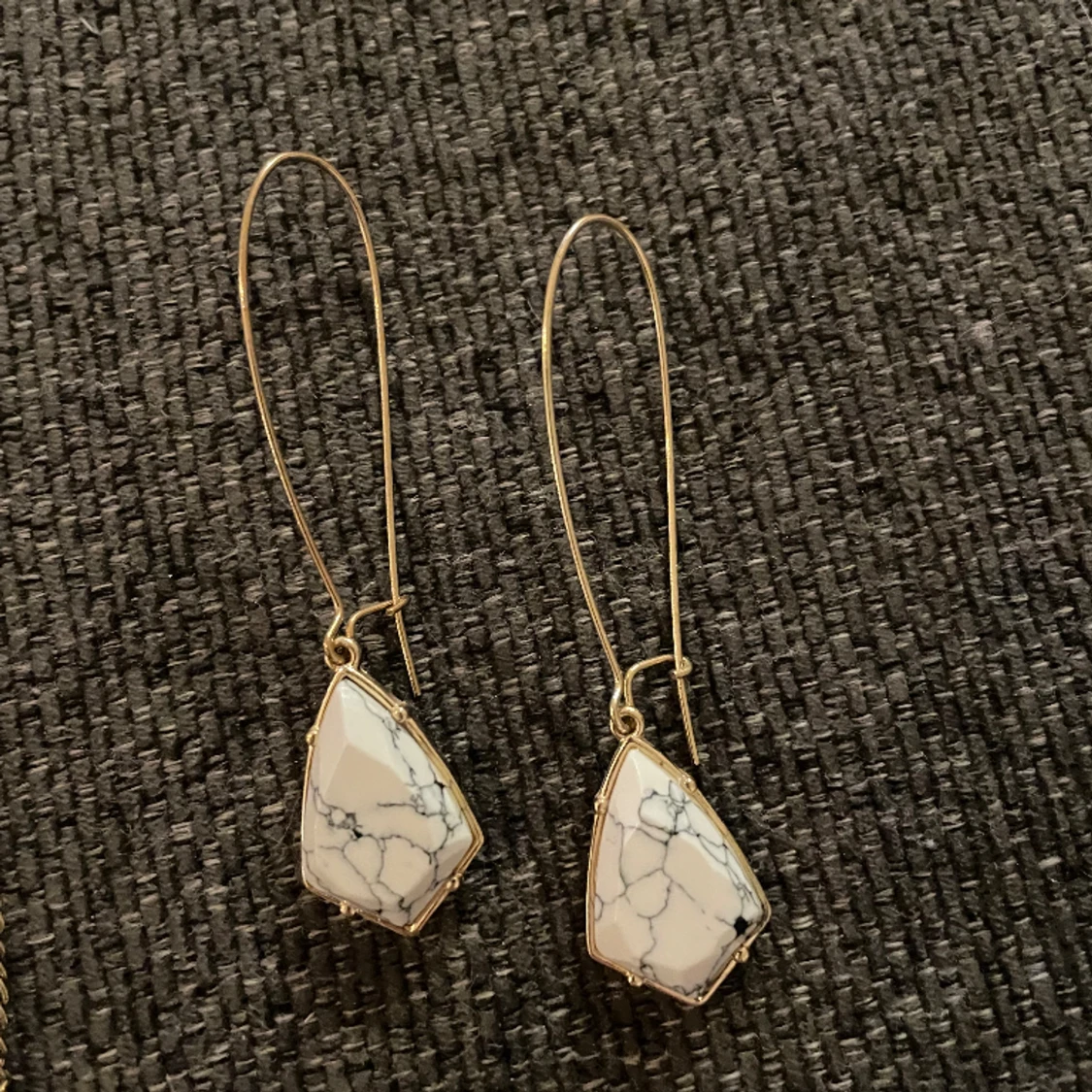 Ser halsband o örhängen - 91