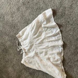 Kjol💓 - Kjol från salt har används Max 5ggr stl XL men är som en M/L💞orginal pris 300kr