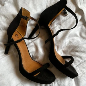 Klackskor  - Klackskor från hm i storlek 40. pris går att diskuteras 🫶🏽