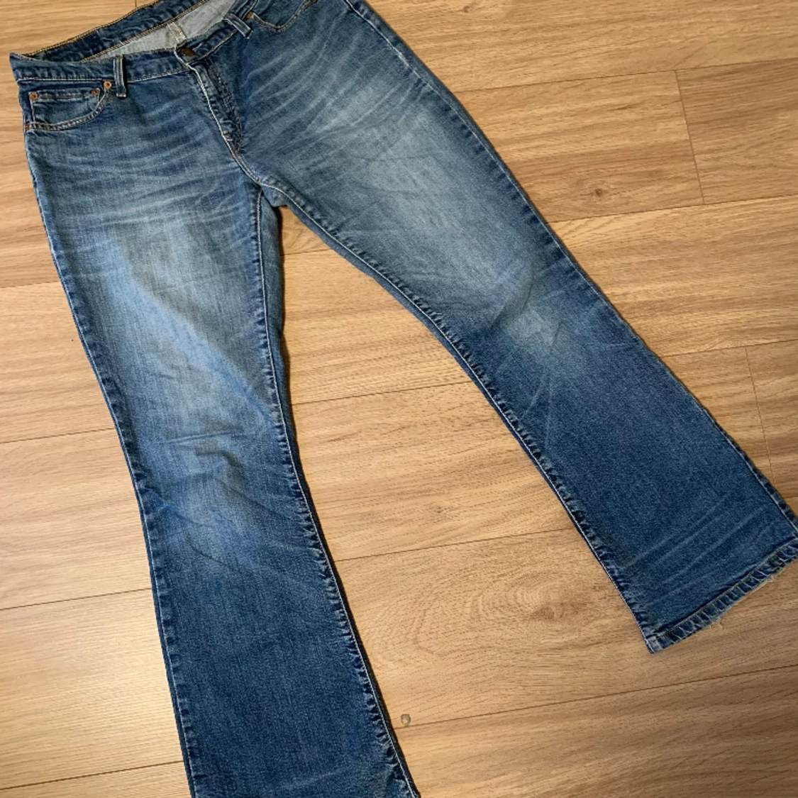 Lågmidjade bootcut Levis jeans - 90