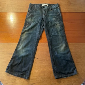 Jeans Vera Moda  - Dessa är ej använda. Köpte second hand så gamblade med storleken men de var alldeles för små. 