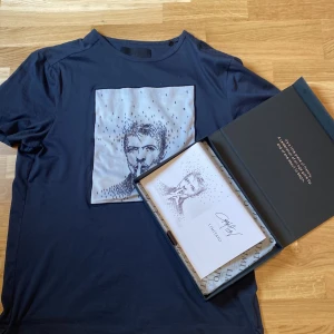 Limitato T-shirt  - Säljer nu min limitato T-shirt i storlek L. Skicket är 9/10 och box tillkommer vid köp. Hör av er vid frågor/funderingar. 