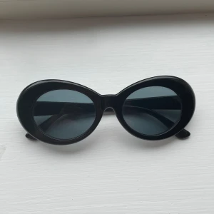 Svarta Solglasögon  - I använt men fint skick! 