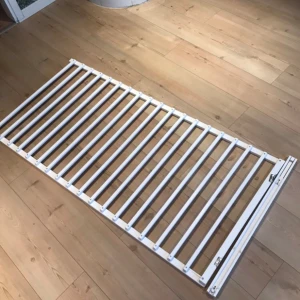 Trägrind  - En mycket bra trägrind, 150 lång men kan såklart sågas till önskad längd! 