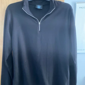 Half zip - Half zip använd fåtal gånger  storlek S 