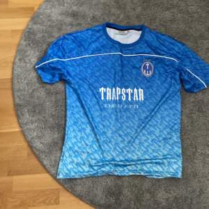 Riktig fet trapstar Jersey. Helt oanvänd och har inga skador. 1:1. 