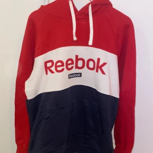 Reebok hoodie - Storlek: M