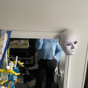 Kostymbyxor - Säljer dessa snygga kostymbyxor från hm. Dem är aldrig använda och har dragkedja bak i benet, super sköna och passa flera storlekar