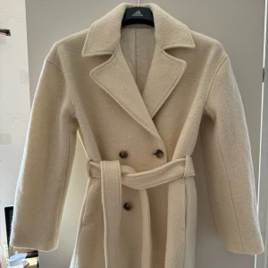 Filippa K ulljacka - Slutsåld ulljacka storlek 34 men är oversize, aldrig använd 