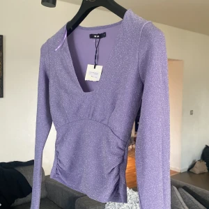 bikbok glittertopp❤️ - bik bok glitter topp helt nu med lappar❤️ har två st en xs och en s