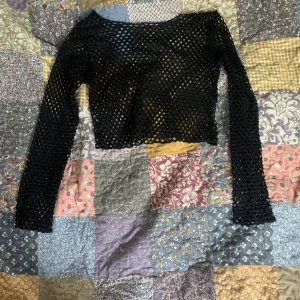 Fishnet top - Croppad fishnet topp, knappt använd