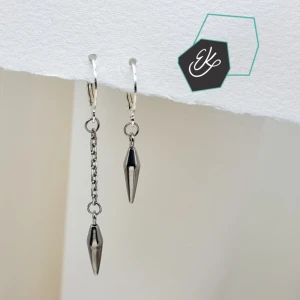 Handgjorda örhängen  - Handgjorda örhängen ● Material- rostfritt stål ●Örhängeskrokar - rostfritt stål ●Längd -3,7cm och 6cm .Vattentåliga, ändrar inte färgen! Följ:@ekjewelryofficial . 