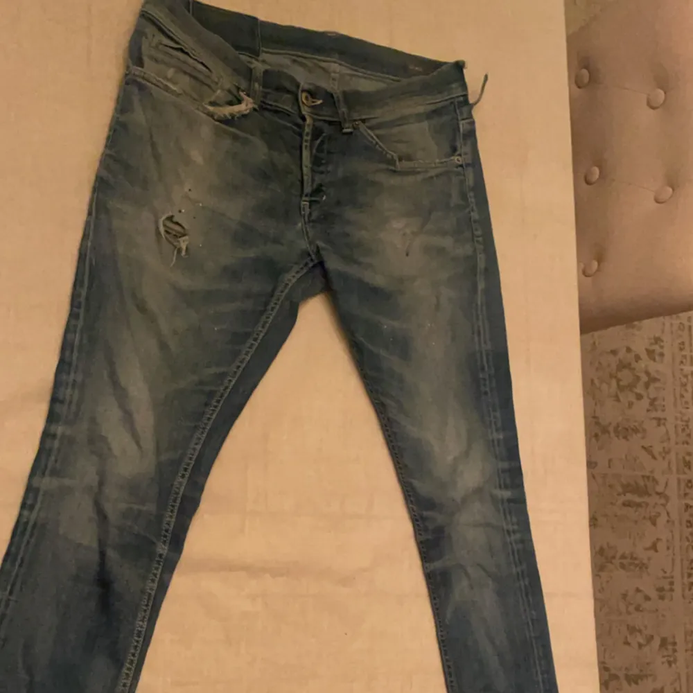 Säljer nu mina fina don dup jeans stl 31 skick 6-10 . Jeans & Byxor.