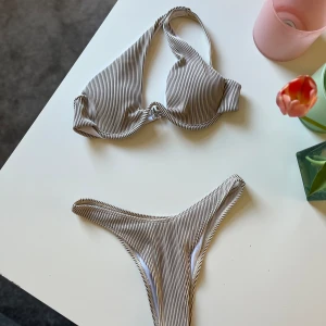 Ny oanvänd bikini strl M - Ny helt oanvänd . Storlek M