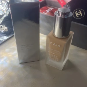 Caia dewy drops - Aldrig använda dewy drops köpt från Caia! Säljer pga av fel färg! I färgen 20 w💘