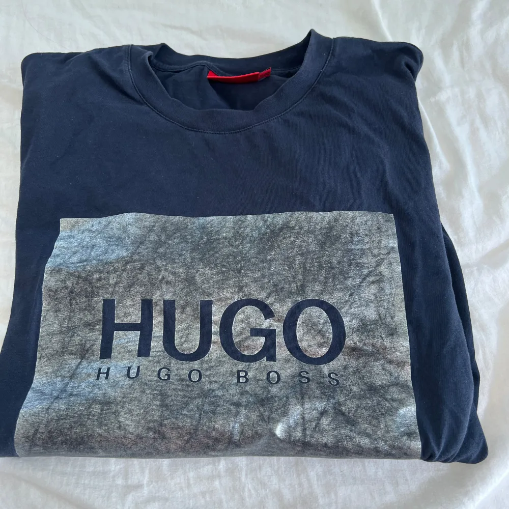 Hugo boss T-shirt  Storlek M Bra skick . T-shirts.