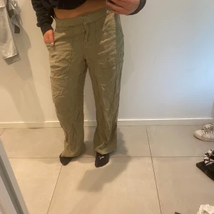 Linnebyxor - Väldigt fina som är lite för små🌸💓