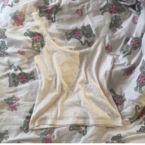 Linne m spets - Linne från lager, aldrig använt