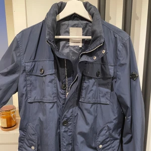 J.Lindeberg jacka - Säljer denna riktigt snygga J.Lindeberg fieldjackan i bra skick. Size M. Hör av er vid funderingar! :)