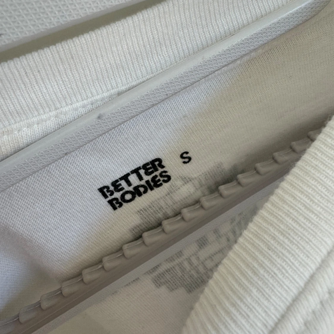 Vit croppad t-shirt från Better Bodies - 91