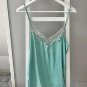 Siden linne - Siden linne ifrån Jacqueline de yong i storlek 34💚💙