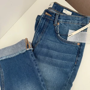 Jeansbermudas👖 - Ny Jeansbermudas från Only med sin 🏷️ storlek 28/32. Köpte från Göteborg only men Passade inte mig.👖